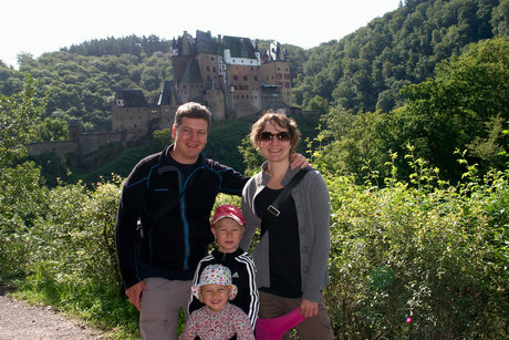 burg_eltz_pyrmont